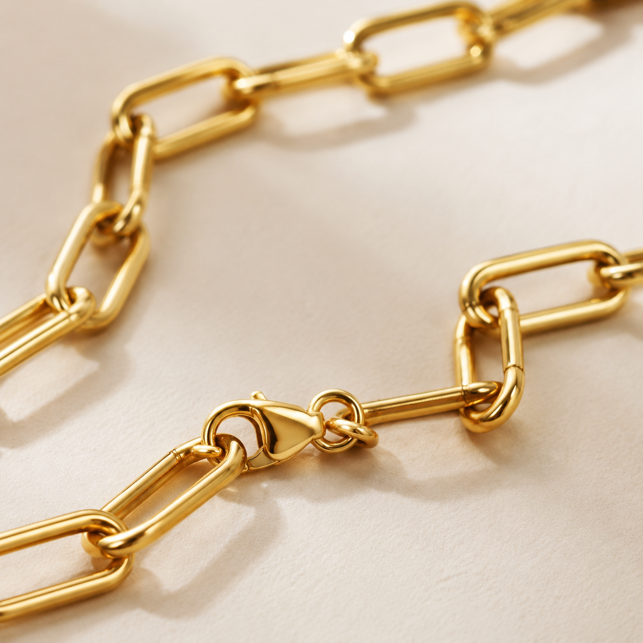 Krenza Chunky Paperclip Chain Necklace - Image 2